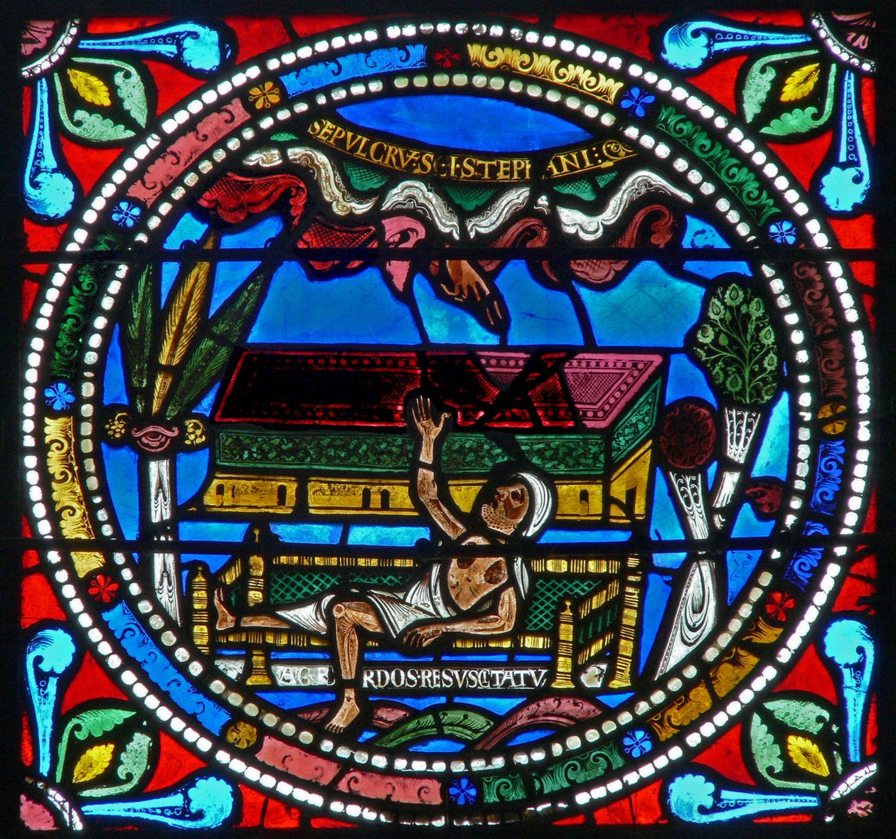 A papot ábrázoló wXVII ablak – feltámadás alkotó: French School
