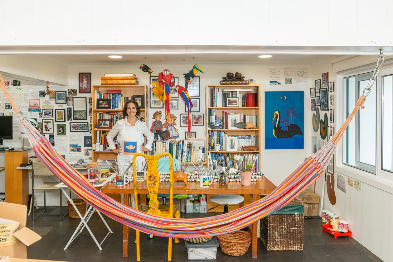 Cristina Rodriguez a stúdiójában, 2022 alkotó: Bartolome Esteban and studio Murillo