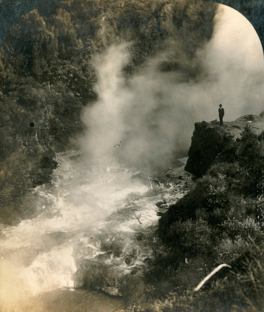 Champagne Cauldron, Wairakei, Új-Zéland, 1909. alkotó: George Rose