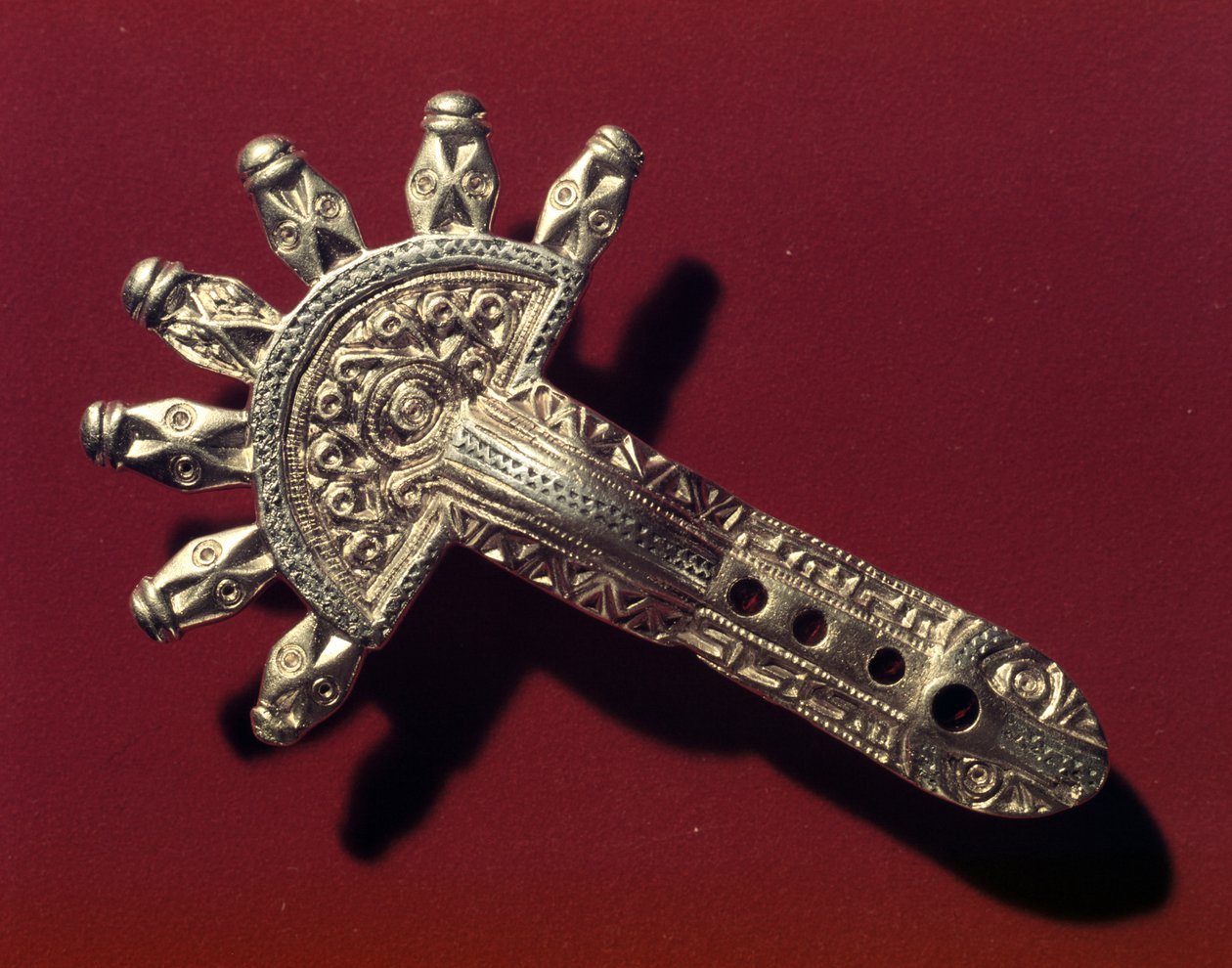 Fibula, Laucha (fém) alkotó: German School