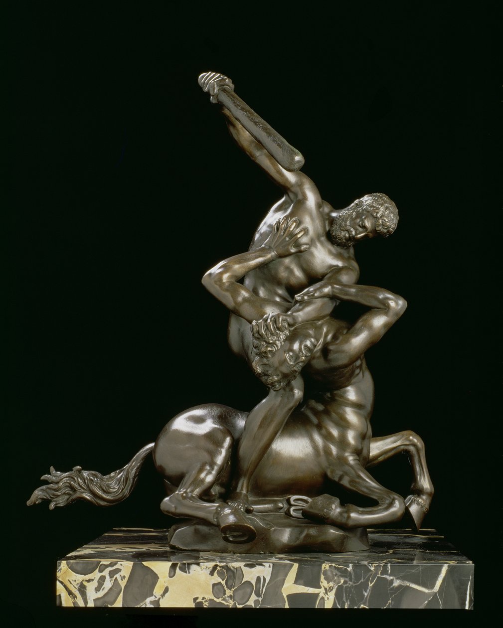 Herkules és a Kentaur Eurytion (bronz) alkotó: Giambologna