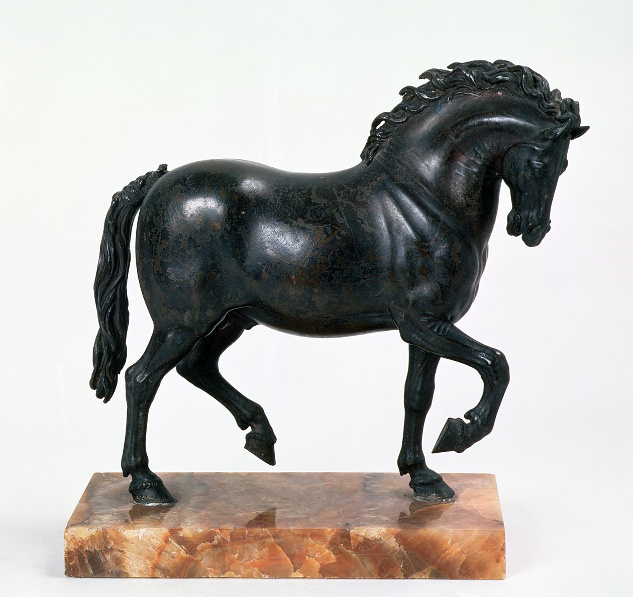 Sétáló ló (bronz) alkotó: Giambologna