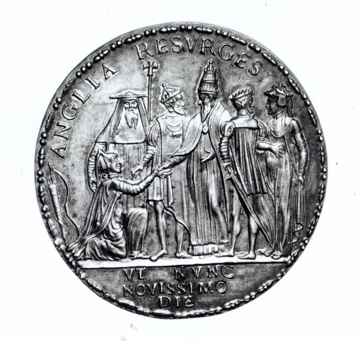 Julius pápa által ütött érem Anglia katolikus egyházhoz való visszaállításának emlékére, 1554 (ezüst) alkotó: Giovanni da Cavino