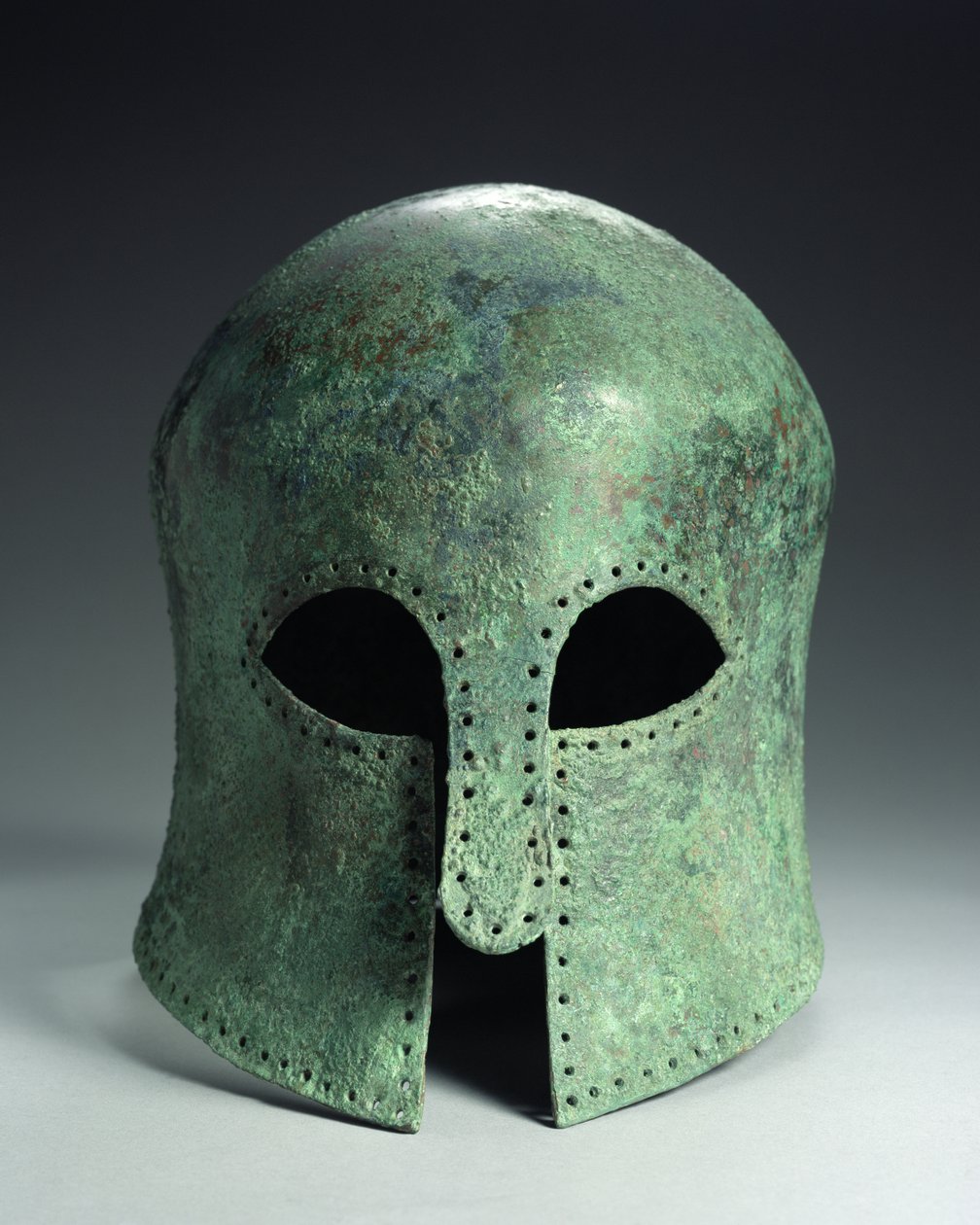 Korinthoszi sisak, Kr.e. 7. század vége (bronz) (lásd: 241434) alkotó: Greek