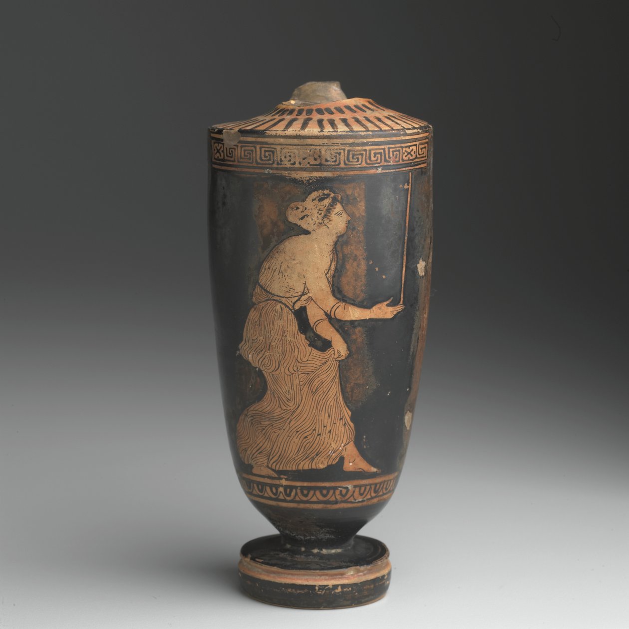 Tetőtér Lekythos (csúszómázas cserép) alkotó: Greek