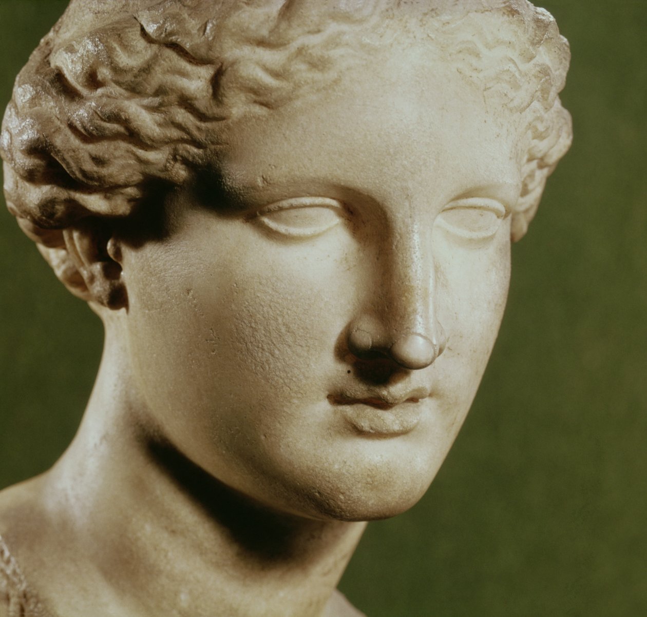 Artemis feje (márvány) alkotó: Greek