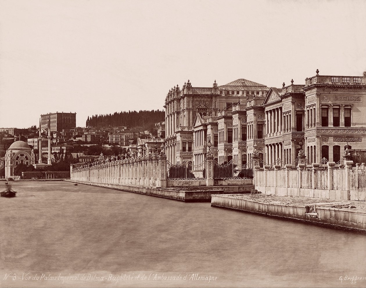 Dolmabahçe palota és a német nagykövetség alkotó: Guillaume Berggren
