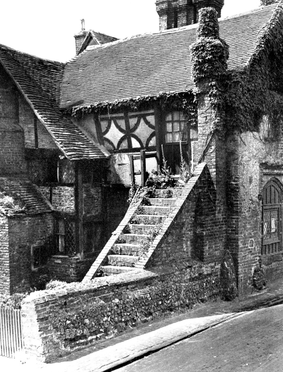 Manor House, Ditchling, East Sussex, 1924-1926. alkotó: Herbert Felton