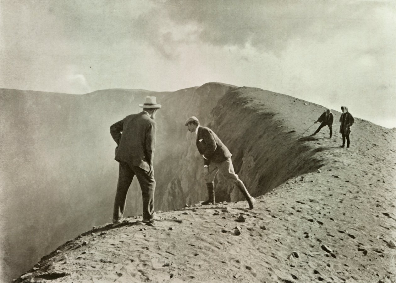 A kráterek szélén, Asama-Yama, 1910. alkotó: Herbert Ponting