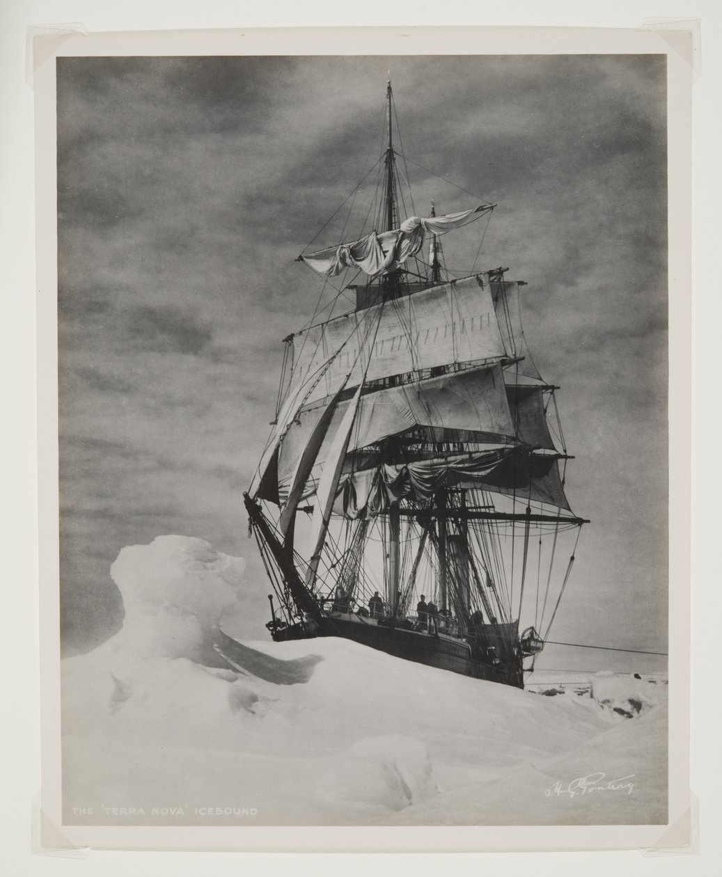 A Terra Nova Icebound (bromid nyomat) alkotó: Herbert Ponting