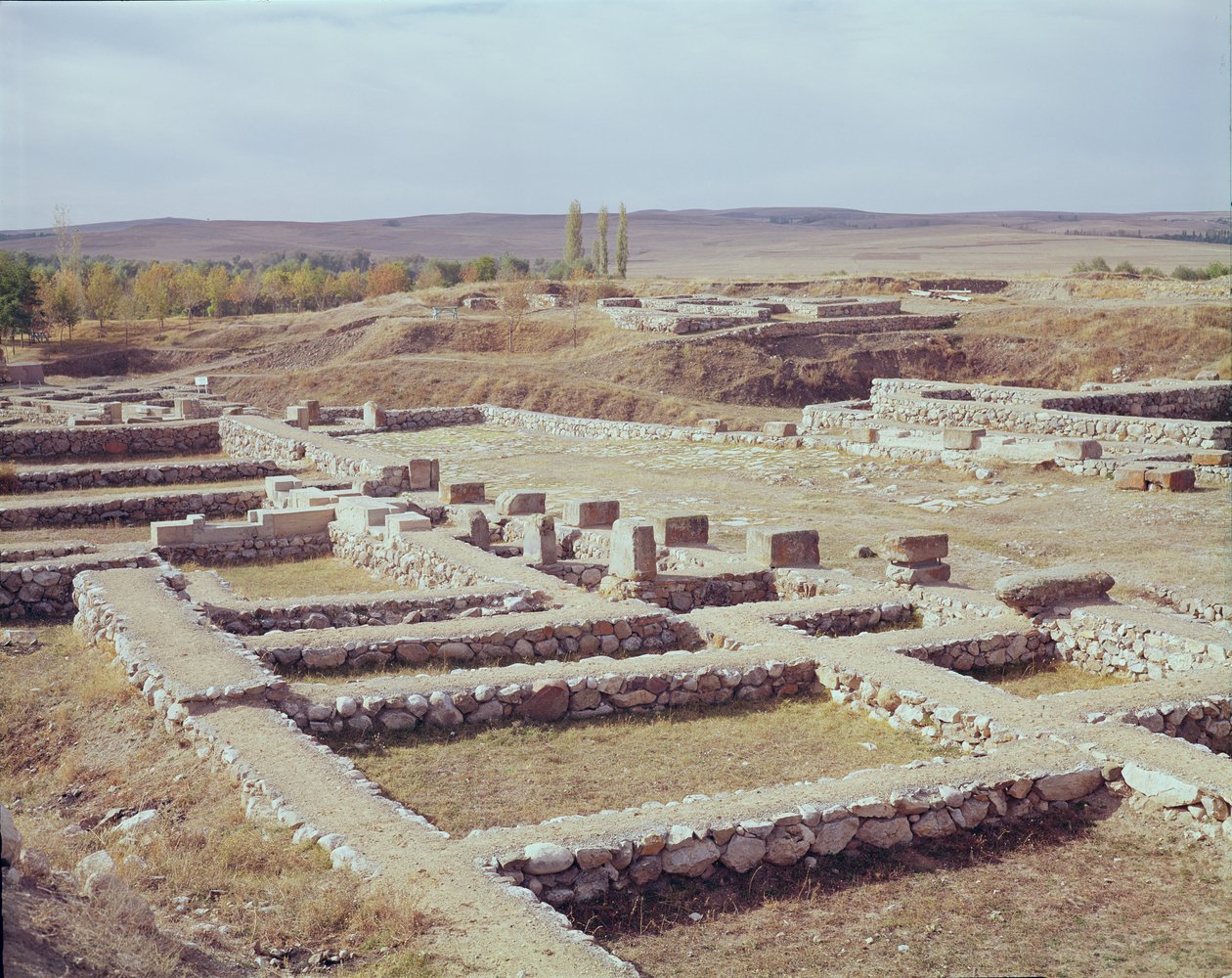 A régészeti lelőhely látképe, ie 1450-1200 alkotó: Hittite
