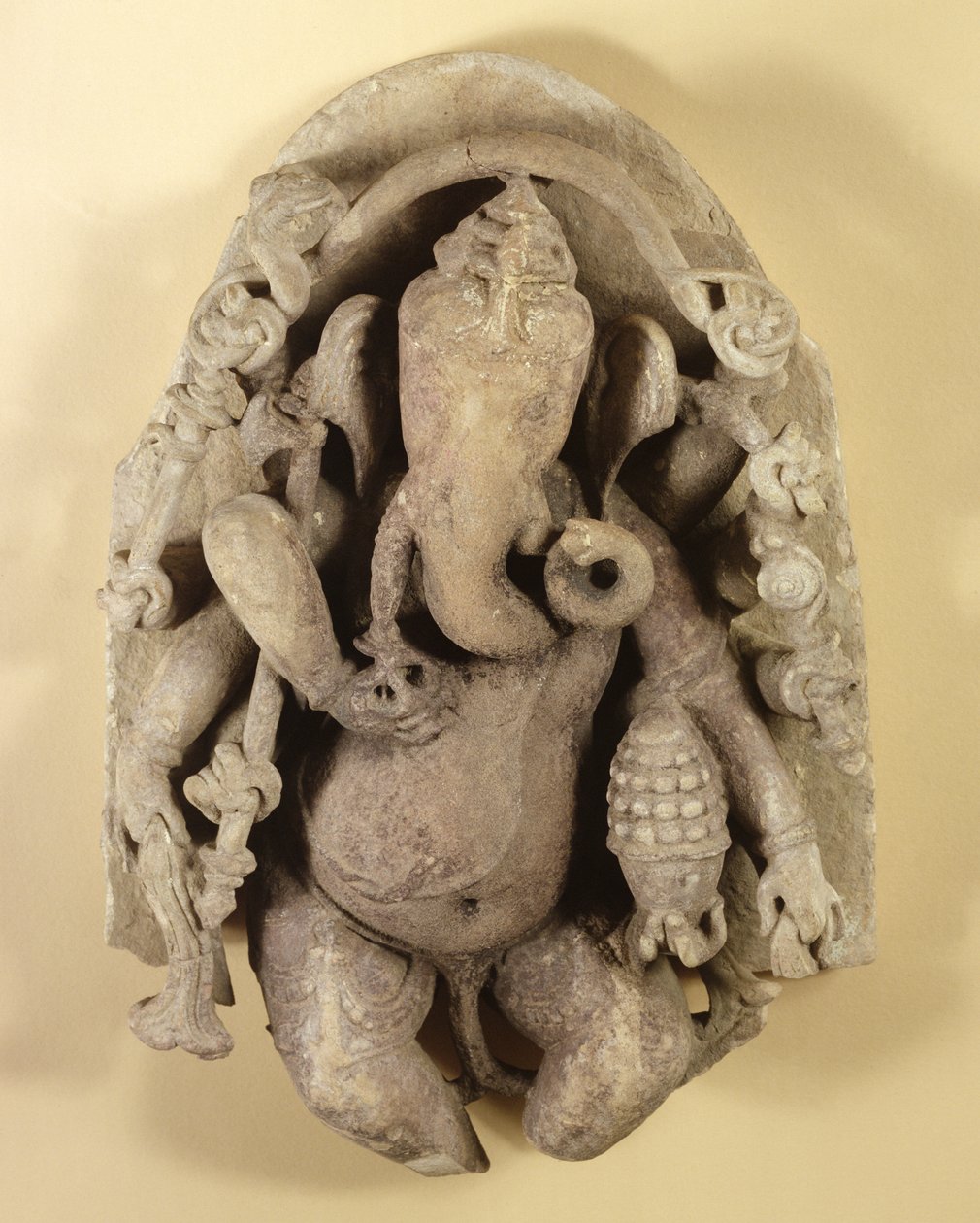 Ganapati, Chandella-dinasztia alakja (homokkő) alkotó: Indian School