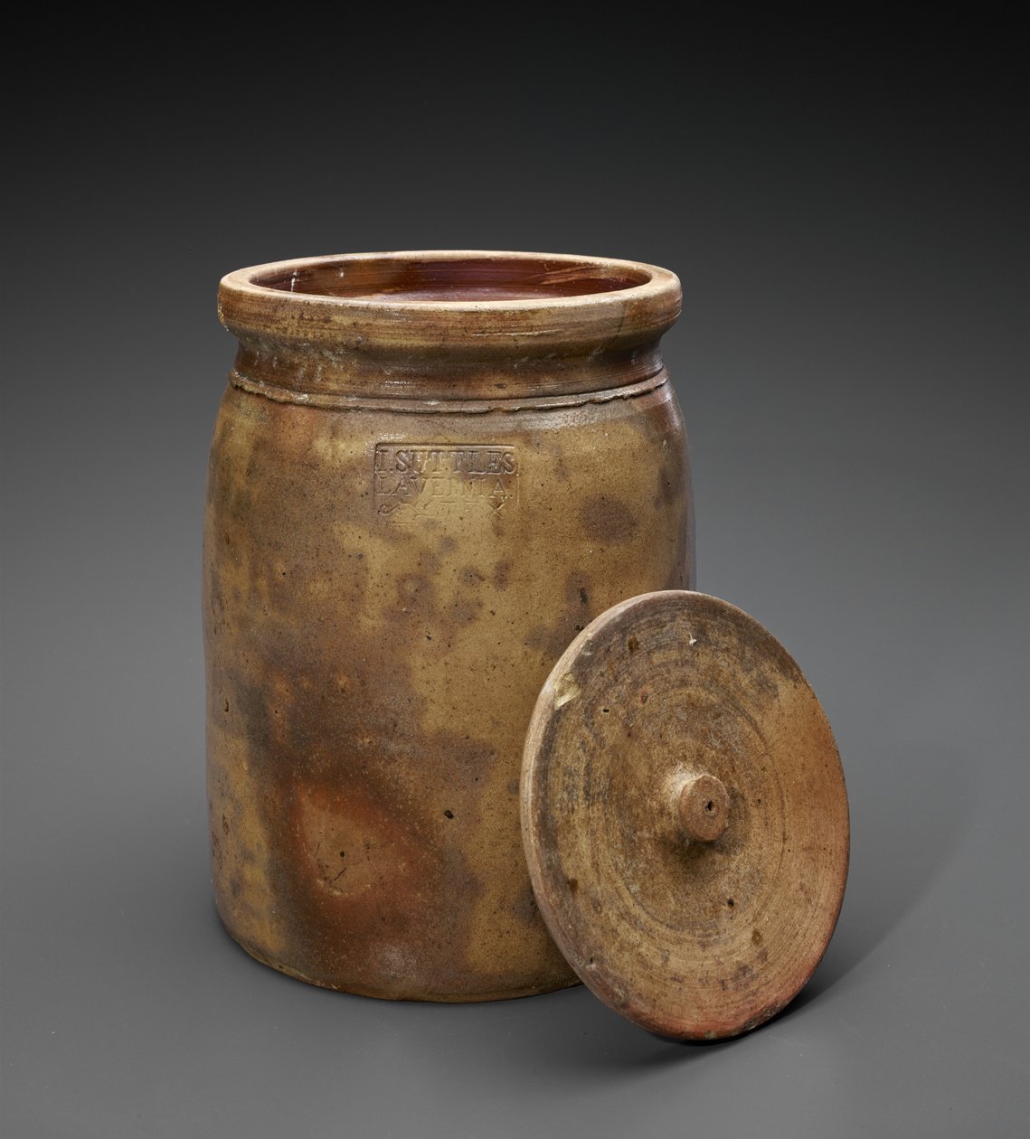 Crock, c. 1873-1882 (csúszómázas kőedény) alkotó: Isaac Suttles Pottery