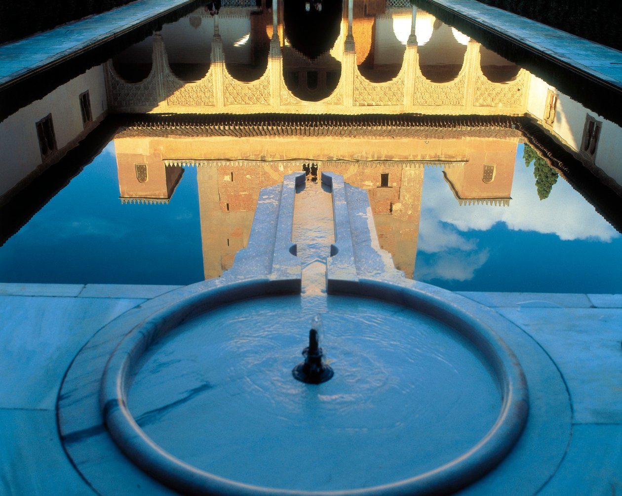 Myrtles udvara, Comares palota, Alhambra alkotó: Islamic School