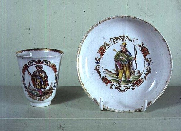 Csésze és csészealj, Vezzi gyár, Velence, 1725 körül (porcelán) alkotó: Italian School