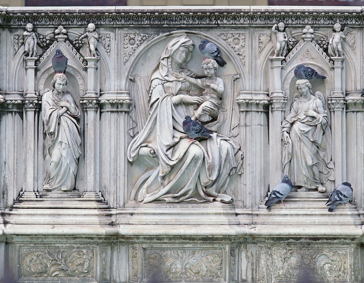 Szűz és gyermek a szentekkel, a Fonte Gaia középső része, Siena, 1414-19 (márvány) alkotó: Jacopo della Quercia