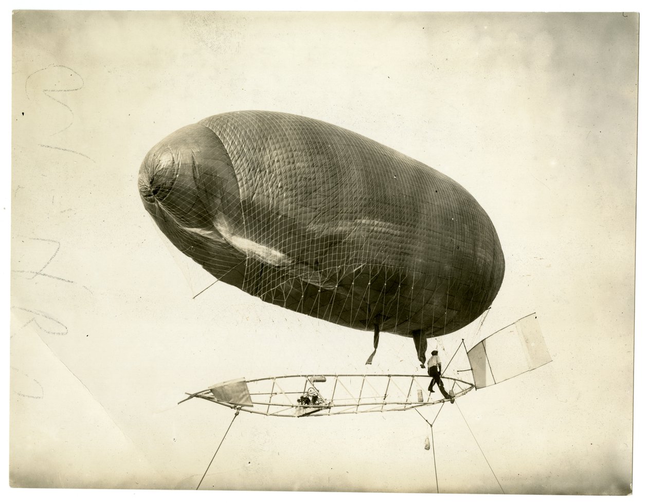 Léghajó "California Arrow" alkotó: Jessie Tarbox Beals