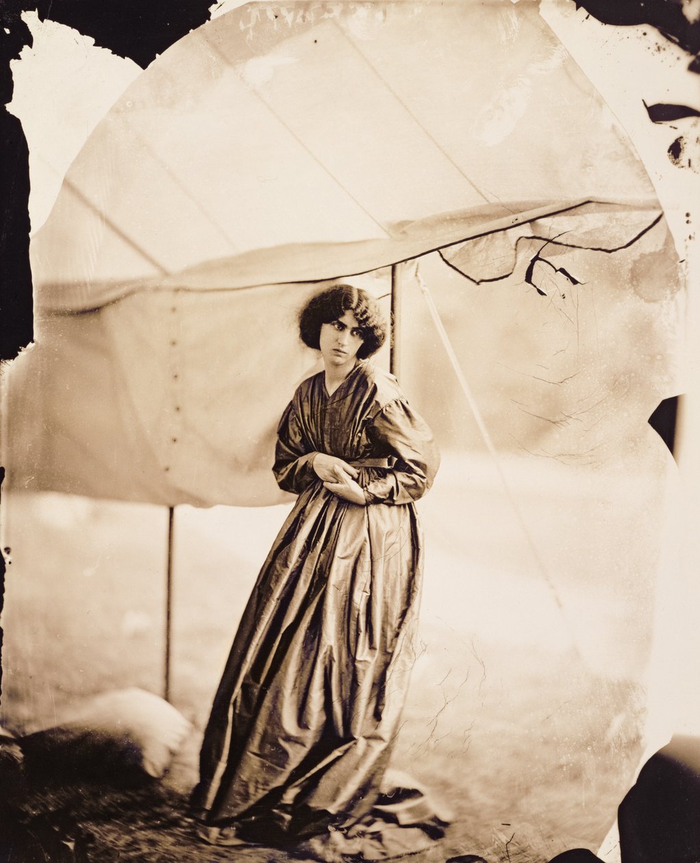 Jane Morris (1839-1914) portréja 1865 (albumnyomat) alkotó: John R. Parsons