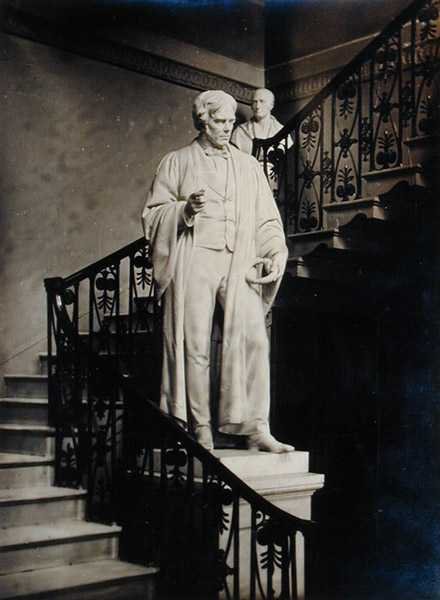 Michael Faraday (1791-1867) (márvány) alkotó: John Henry Foley