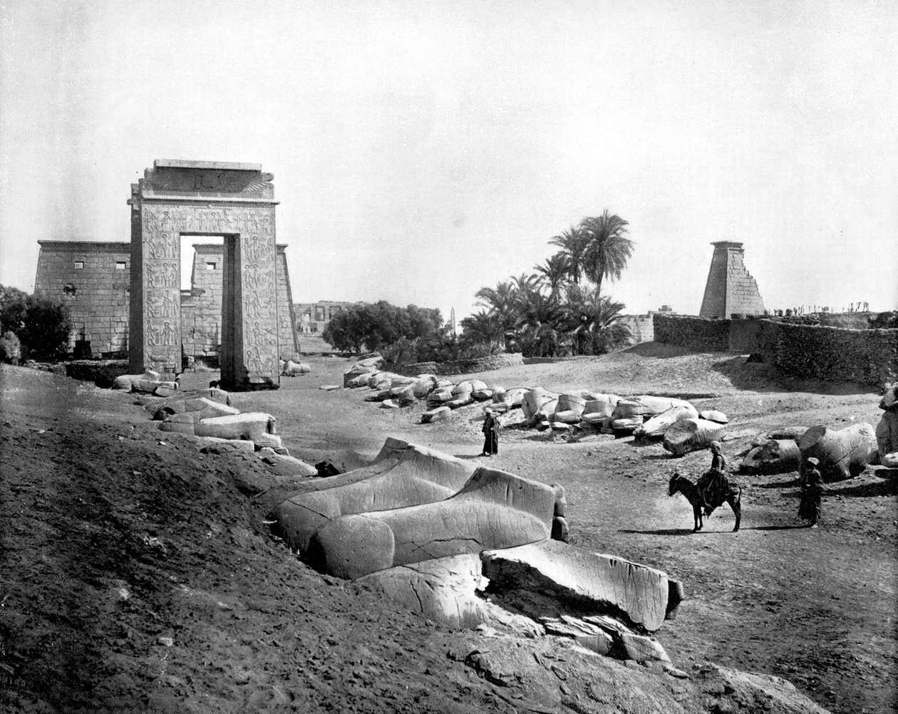 Szfinxek sugárútja, Karnak, Egyiptom, 1893. alkotó: John L. Stoddard