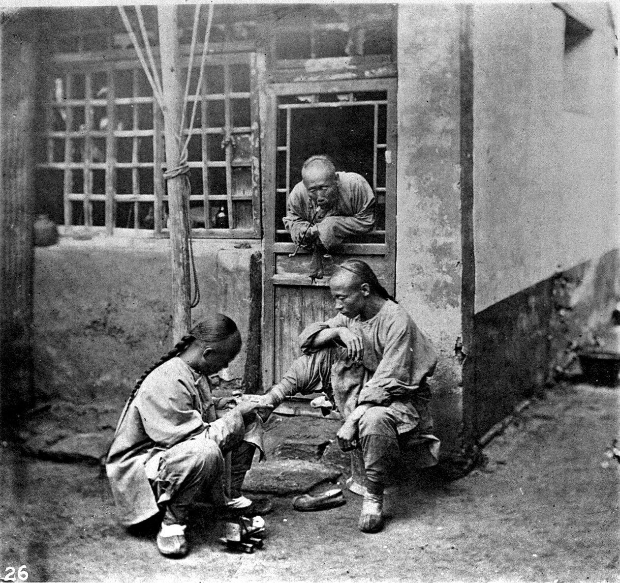 Kína, a pedikűr, 1870 körül (fénykép) alkotó: John Thomson