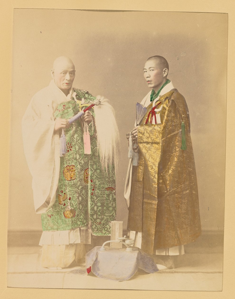 Buddhista papok alkotó: Kazumasa Ogawa