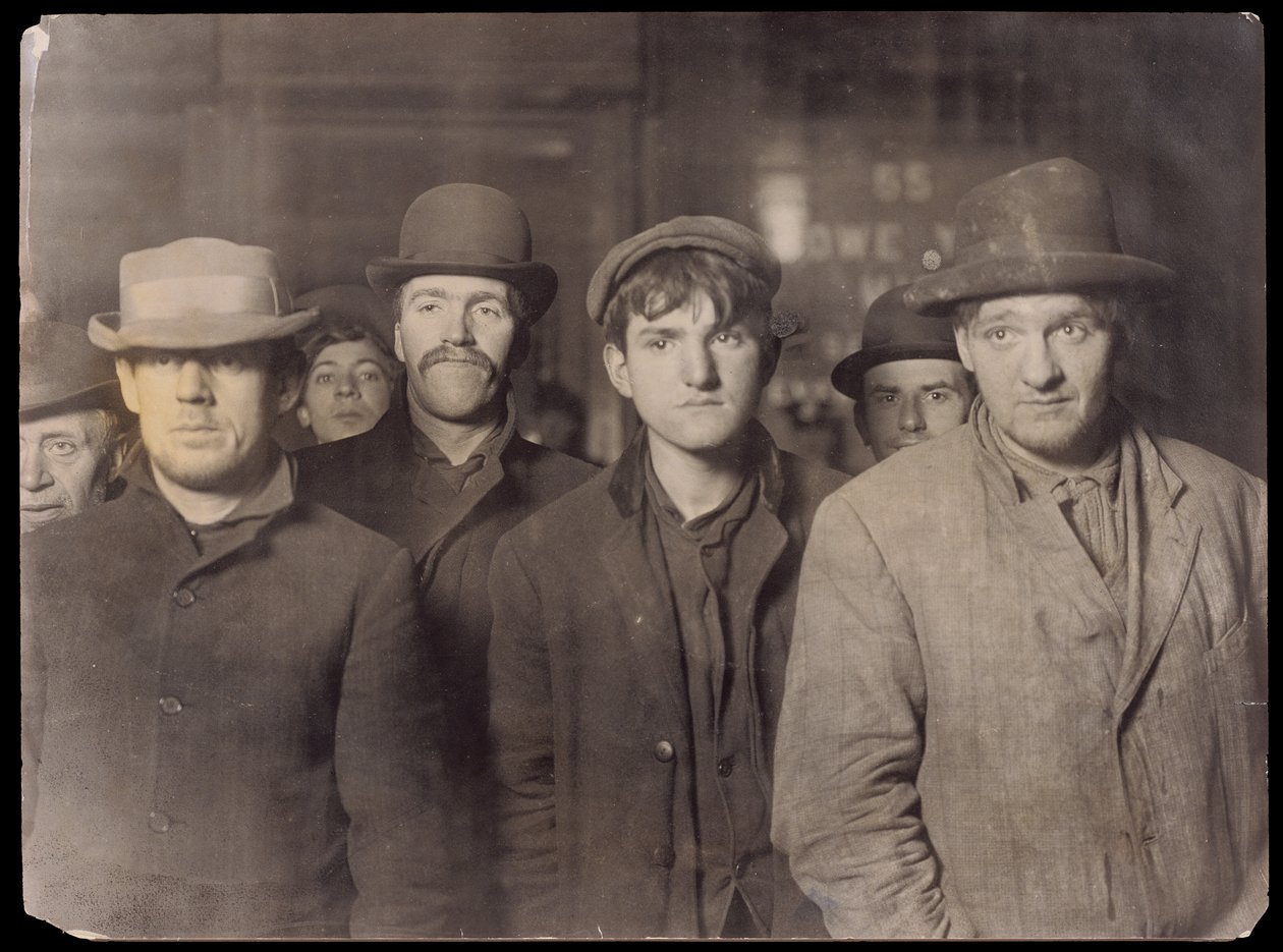 [Bowery Bread Line] alkotó: Lewis W. Hine