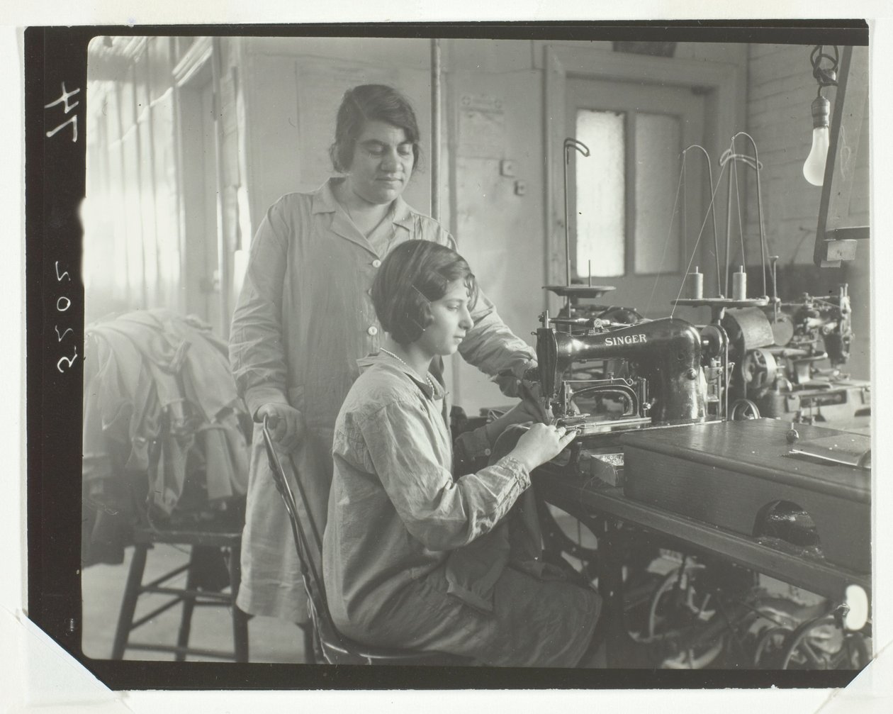 Gyári munkások alkotó: Lewis Wickes Hine