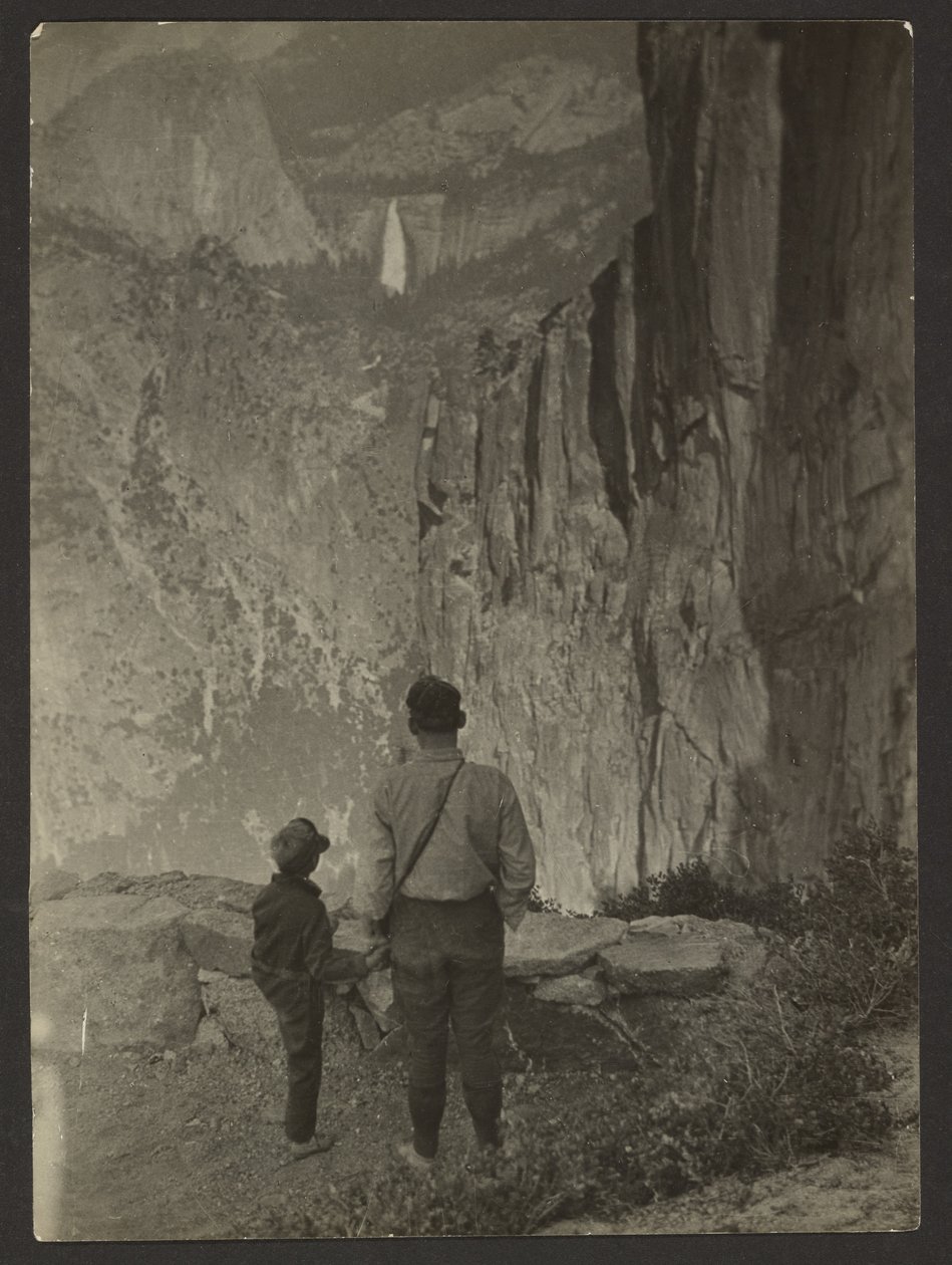 Nevada-vízesés a Ledge Trailről, Yosemite alkotó: Louis Fleckenstein