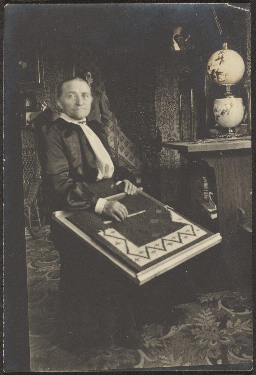 [Woman Weaving] alkotó: Louis Fleckenstein