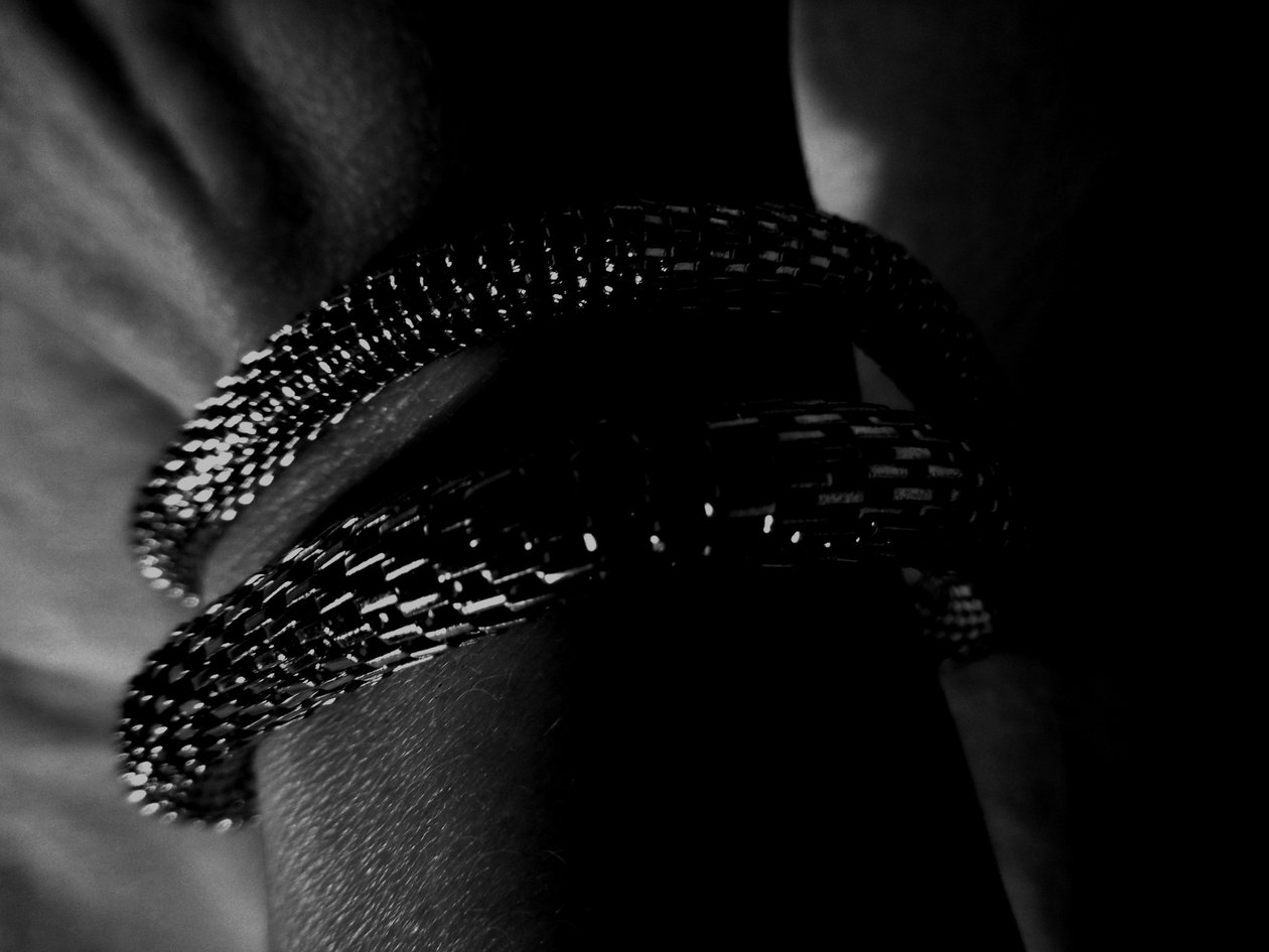 metal and skin alkotó: Martina Konitzky