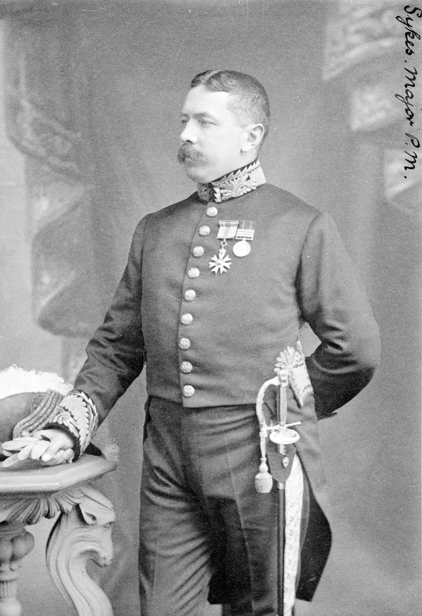 Sir Percy Molesworth Sykes dandártábornok alkotó: Maull and Fox