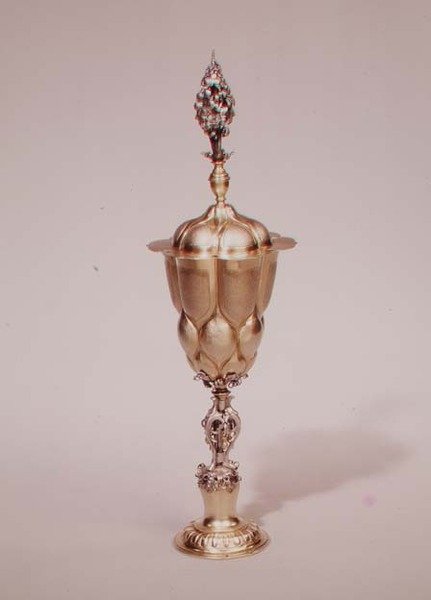 Karéjos csésze és fedő, Augsburg, 1600 körüli (ezüst-arany) alkotó: Melchior Bayer