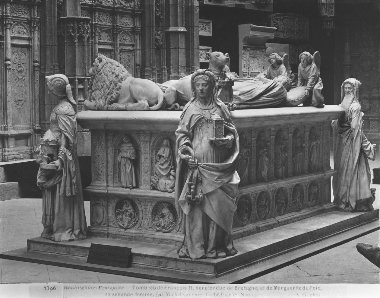 Nantes, Szent Péter és Szent Pál székesegyház, II. Ferenc bretagne-i herceg és Foix Marguerite sírja, 1502-07 (márványból öntött gipsz) alkotó: Michel Colombe