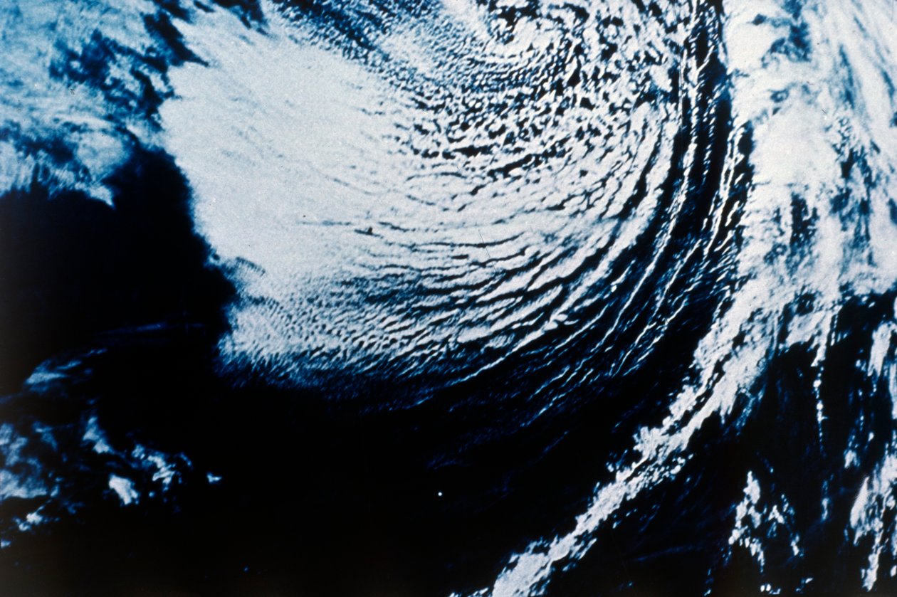 Föld az űrből – ciklon, 1980-as évek. alkotó: NASA Images