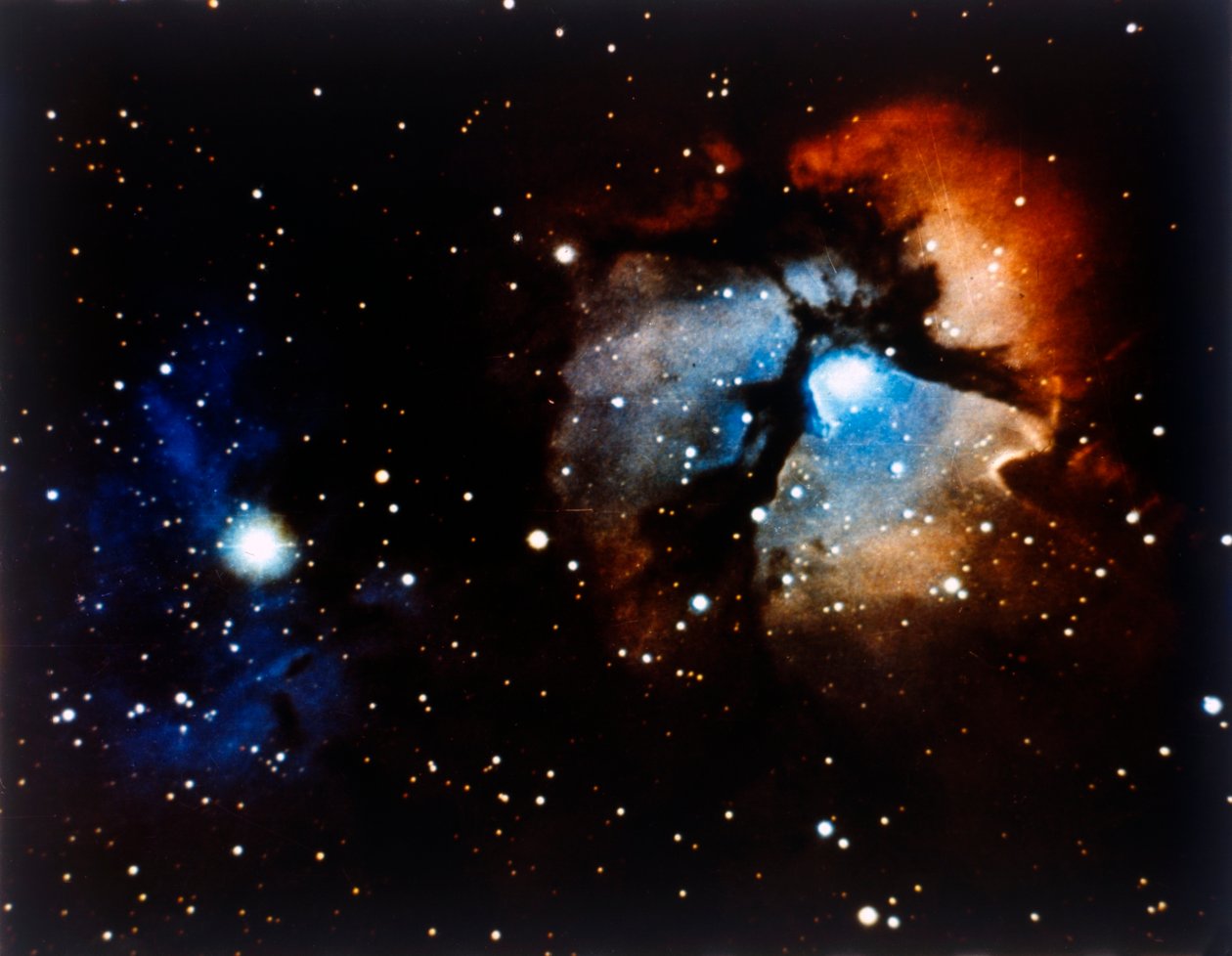 Trifid köd a Nyilas csillagképben. alkotó: NASA Images
