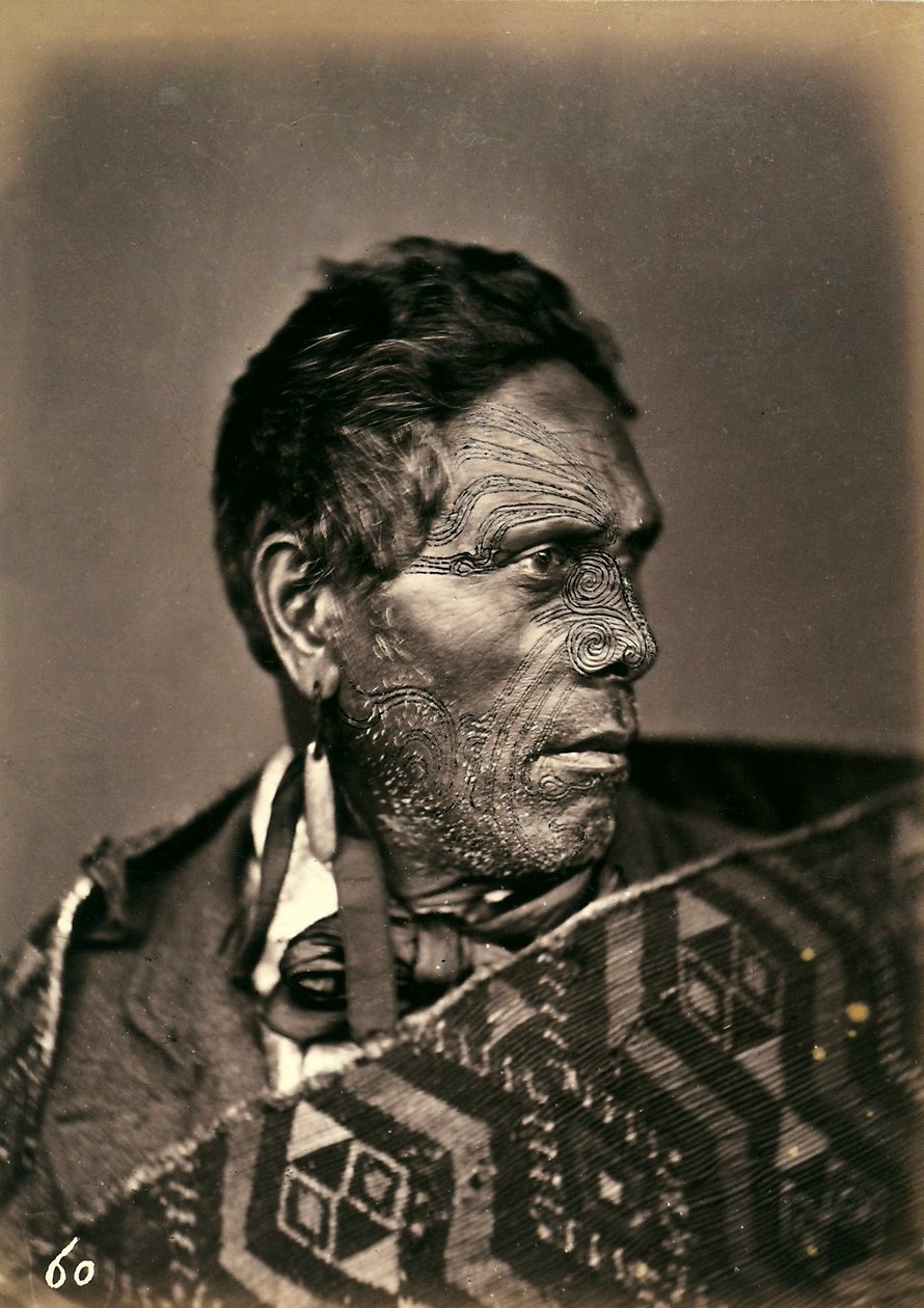 Egy tetovált arcú maori portréja, 1886-88 körül alkotó: New Zealand Photographer
