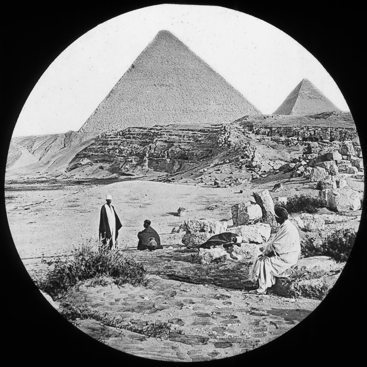 A nagy piramisok, Giza, Egyiptom, 1890 alkotó: Newton and Co
