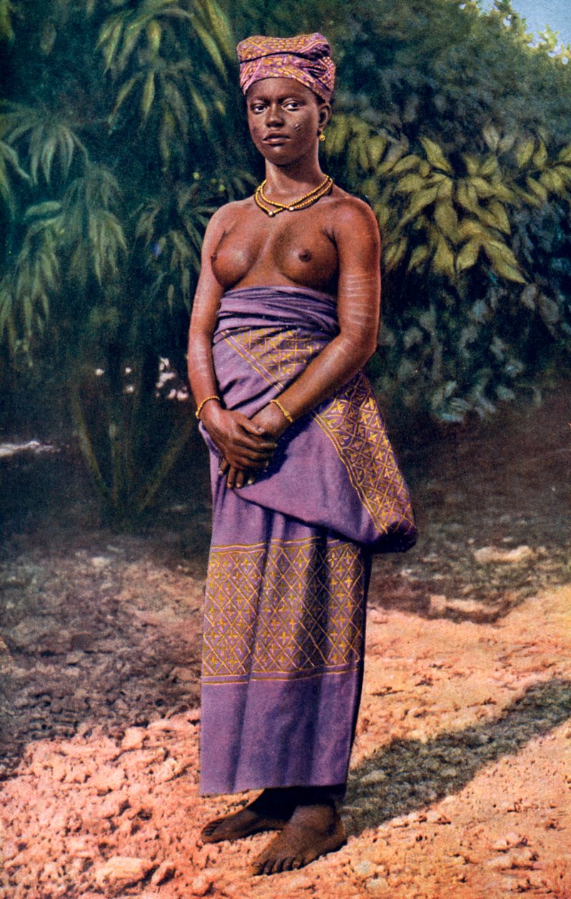 Egy nő Accrából, Ghánából, 1922. alkotó: P. A. McCann