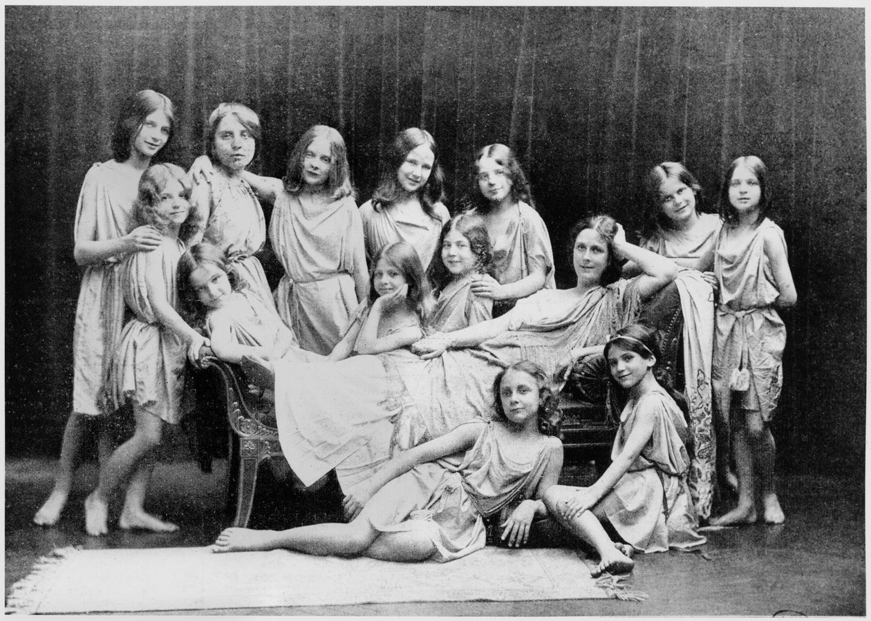 Isadora Duncan (1877-1927) és tanítványai a Grunewald iskolából, 1908 (színes fotó) alkotó: Paul Berger