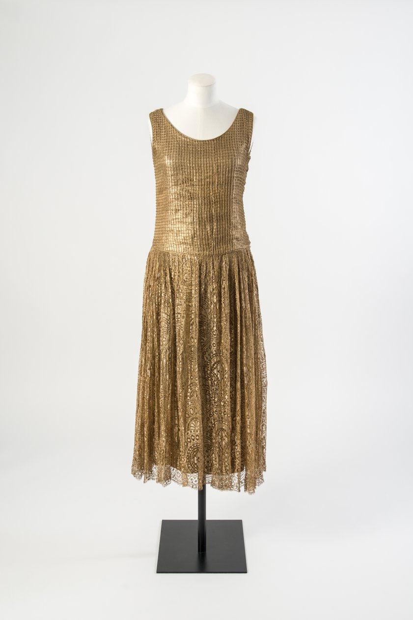 Arany selyem lamé estélyi ruha rácsos míderrel és arany csipkeszoknyával, 1920-as évek vége (selyem) alkotó: Paul Poiret