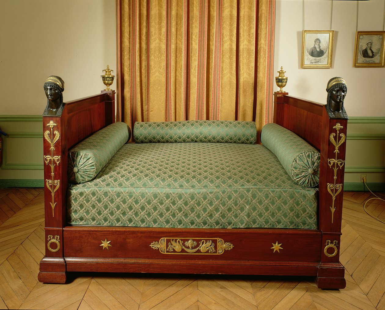 Napóleon ágya a bordeaux-i császári palotából, 1804-15 (fa és bronz) alkotó: Pierre Philippe Thomire