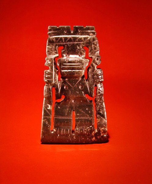 Keretes figurás medál, Guacimoból, Linea Vieja területéről (áttetsző kék-zöld jáde) alkotó: Pre Columbian Pre Columbian