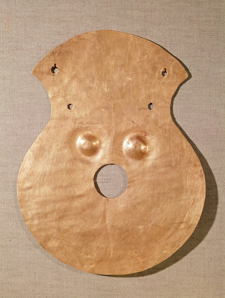 Hegedű alakú bálvány, Moigradból, ie 2500-2000 (arany) alkotó: Prehistoric
