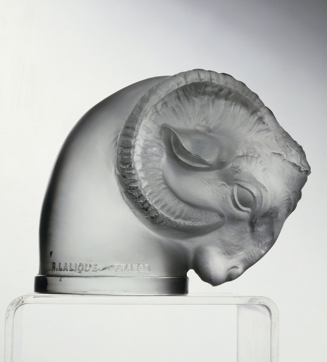 Egy kos feje alkotó: Rene Jules Lalique