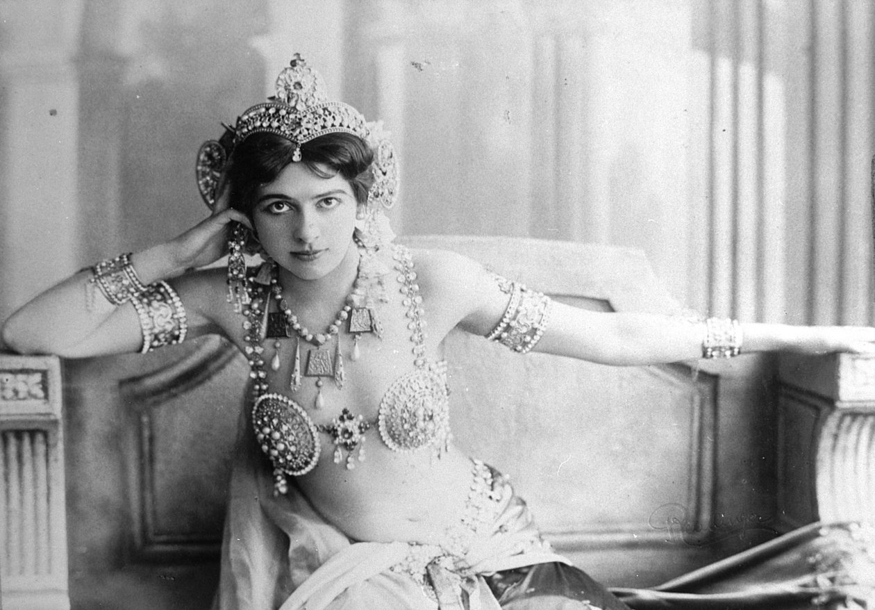 Mata Hari (1876-1917) 1905 alkotó: Reutlinger Studio