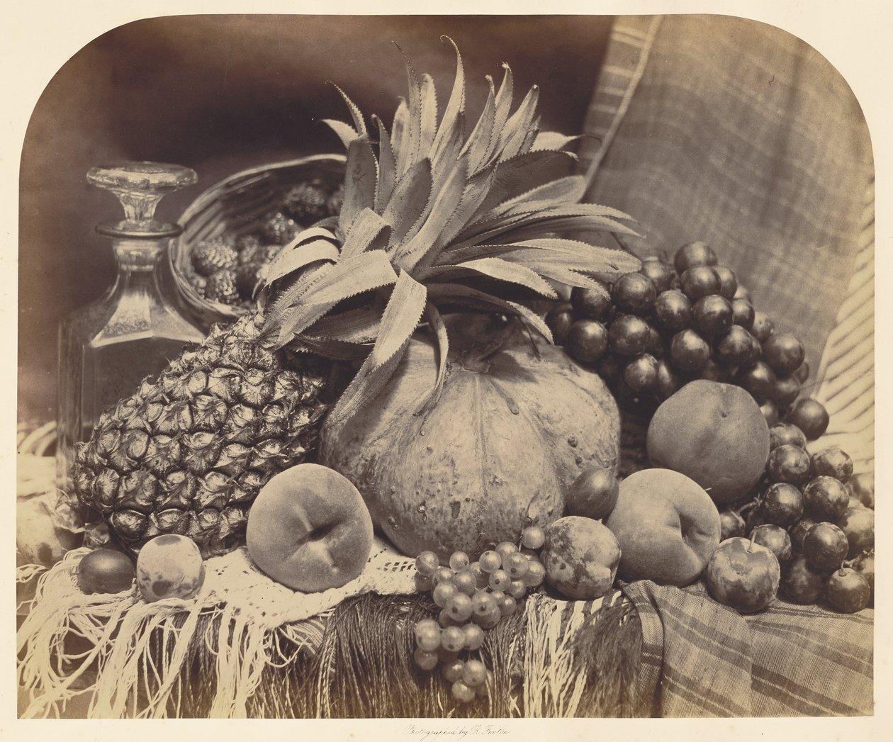 Csendélet gyümölcsökkel és dekanterrel alkotó: Roger Fenton