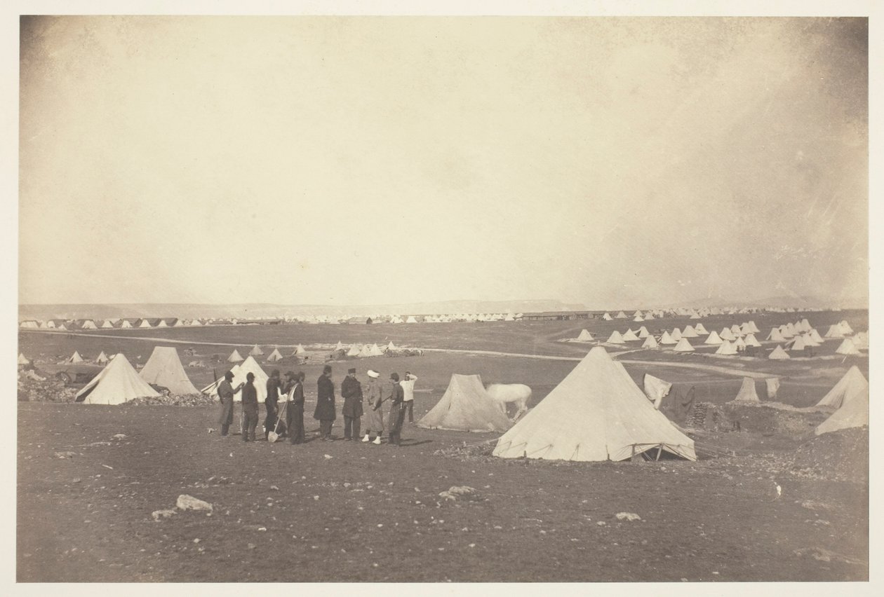 Bosquet tábornok szállása a Mackenzie farm felé nézve alkotó: Roger Fenton