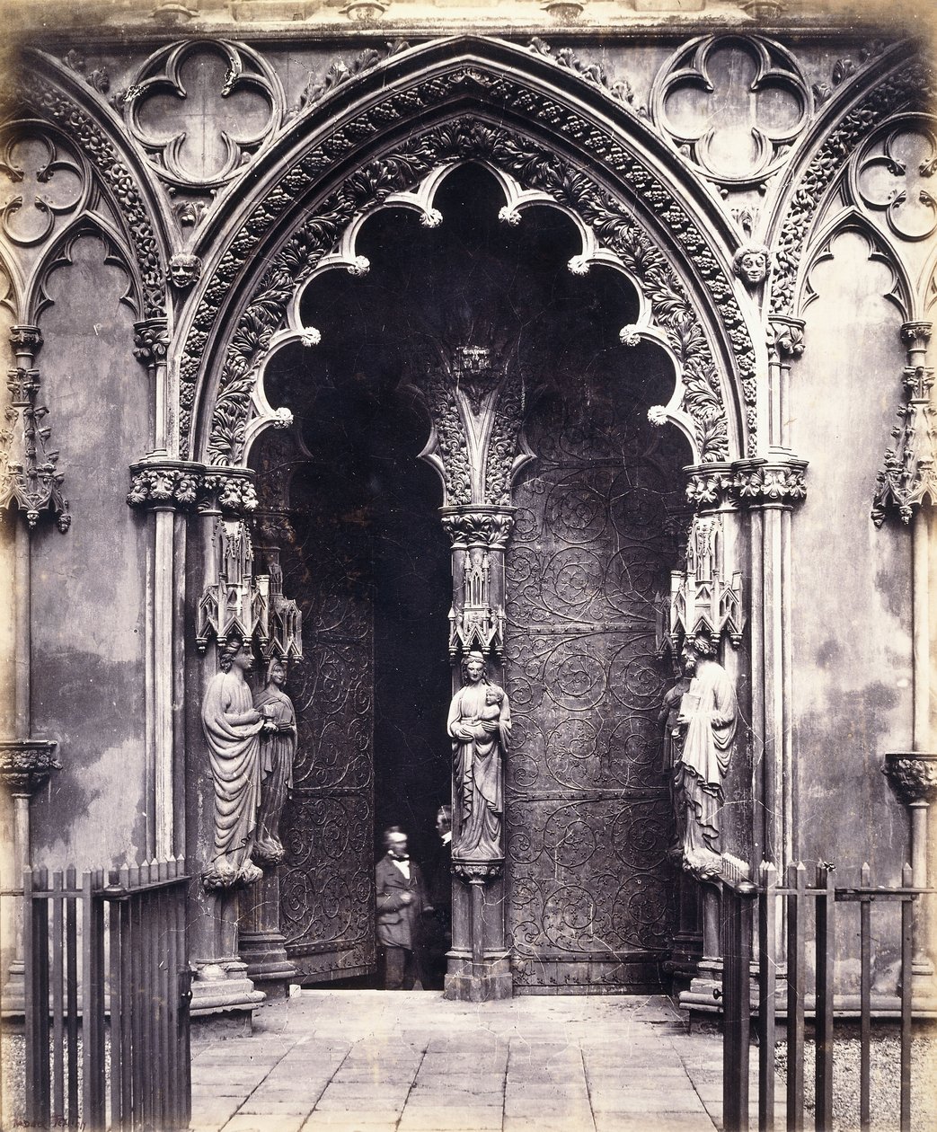 Lichfield: a West Porch alkotó: Roger Fenton