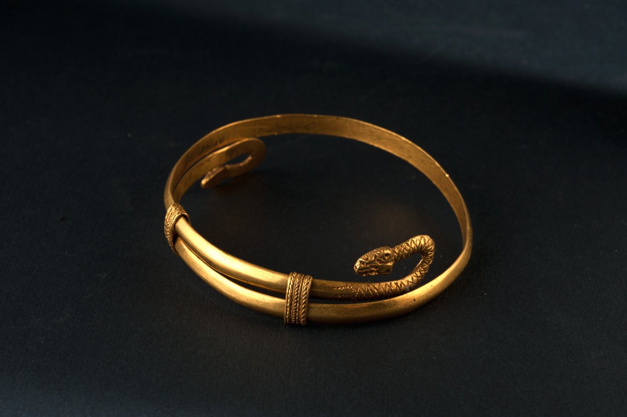 karkötő (arany) alkotó: Roman
